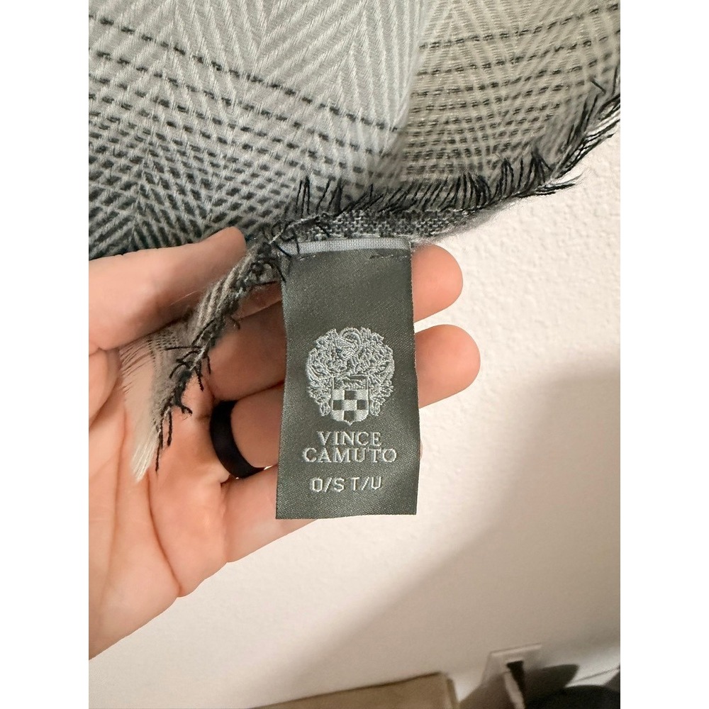 Vince Camuto Herringbone Color Block Scarf Grey Cream Peach Eyelash Fringe Wrap - Picture 2 of 4